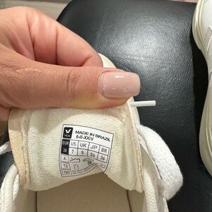 Veja Sneakers US Size 7, EU size 38 Brand New